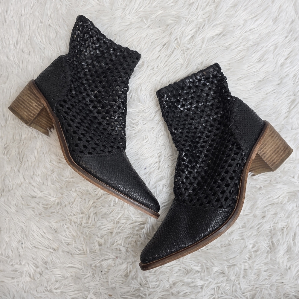 Free people in the loop boots in black sz 40 (10)